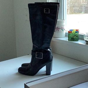 Giraffe-Black Petrol